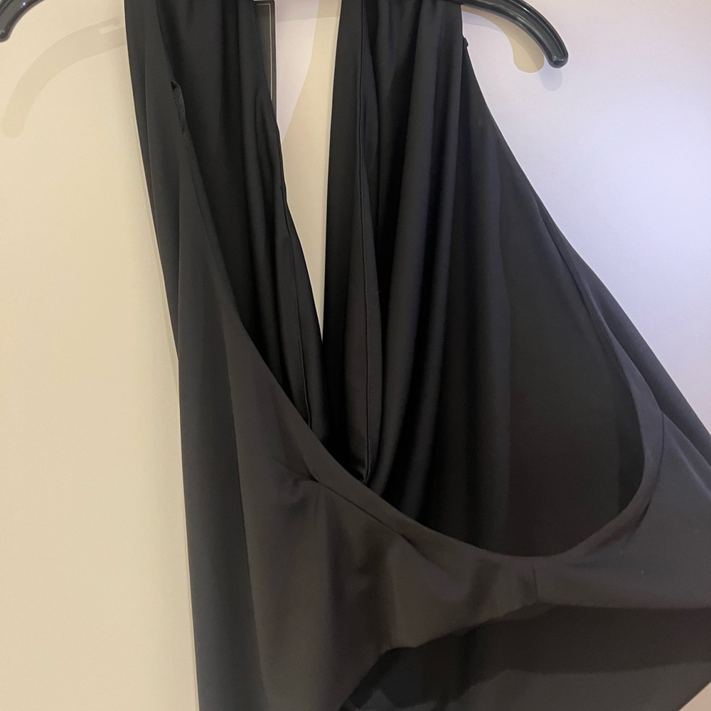 Black Backless scoop neck top BCBG never work